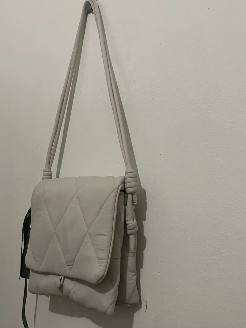 Vera Bradley Featherweight Baird Hipster Crossbody Bag Pumice Stone NWT